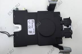 AUDI A3 8P 03-2008 год УСИЛИТЕЛЬ АНТЕНЫ 8P0035225B