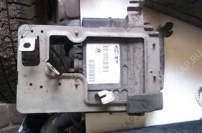 БЛОК УПРАВЛЕНИЯ ДВИГАТЕЛЕМ VW GOLF III 1.6 8V 96 год, 032906030