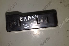 БЛОК УПРАВЛЕНИЯ TOYOTA CAMRY 3.0 V6 88240-33010.