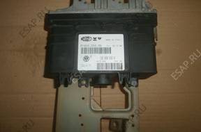 БЛОК УПРАВЛЕНИЯ   VW GOLF III 1.6 032906030N