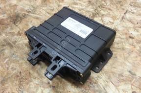 БЛОК УПРАВЛЕНИЯ VW   КПП 5WK33215 01N927733CK