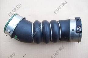 BMW E70 E71 X5 X6 ПАТРУБОК ИНТЕРКУЛЕРА 7807985 3.0D