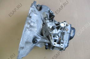 CORSA D 06-11 1.2b КОРОБКА ПЕРЕДАЧ 55565177