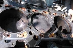 двигатель 2.4 v6 BDV A6 c5  audi gowice czci блок цилиндров