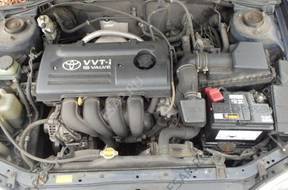 двигатель Avensis T22  1,8 vvti 2002 год еще на машине