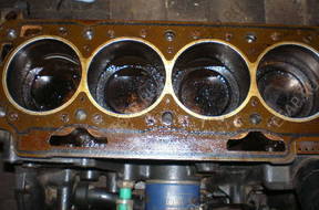 двигатель D ДВИГАТЕЛЯ RENAULT LAGUNA 1,8-8V