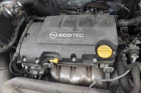 двигатель OPEL CORSA 1.2 бензиновый A12XER 2013 год