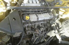 двигатель с osprztem Renault Megane Coupe 2.0