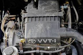 двигатель TOYOTA YARIS 1.0 VVTI 99-2005 год