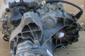 FOCUS C MAX MK2 1.6TDCI КОРОБКА ПЕРЕДАЧW AV6 год,7002KJ