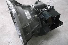 FORD FIESTA MK7 КОРОБКА ПЕРЕДАЧW 8A6 год, 7002 EA
