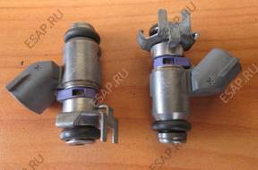 Форсунка  1.6 16V VW GOLF IV A3 LEON  036031T