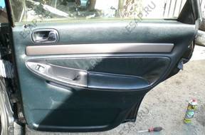 Форсунка Audi A4  boczek prawy tylny skrzany