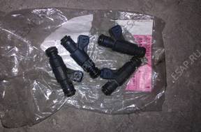 Форсунка  БЕНЗИН Audi A4 B6 1.8T 06B133551M