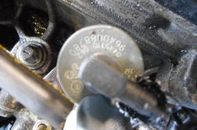 Форсунка  BOSCH PEUGEOT 206 2.0 HDI