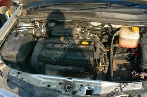 Форсунка OPEL ASTRA III H 1.6 16V  ТОПЛИВНАЯ РАМПА .