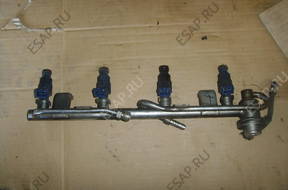 Форсунка PASSAT B5 FL A4 1.8 T ТОПЛИВНАЯ РАМПА  06B133681