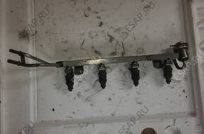 Форсунка VW Audi 1.8 ТОПЛИВНАЯ РАМПА  06A133317B
