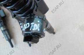 Форсунка   VW AUDI 2.0 TDI 03G130073B