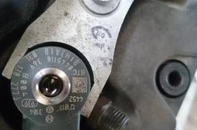 Форсунка VW Passat Audi Skoda 2.0 TDI 2012 год