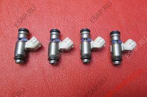 Форсунка  VW Seat Skoda 1.4 16V 036031AH 2013 год