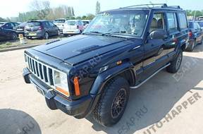 JEEP CHEROKEE XJ  2000 год. 4.0 двигатель