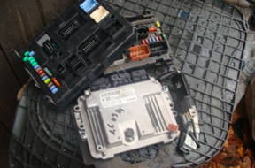 КОМПЛЕКТ ЗАЖИГАНИЯ БЛОК УПРАВЛЕНИЯ do Peugeot Partner 09-2012 год