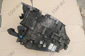 КОРОБКА ПЕРЕДАЧ 2.4 D5 VOLVO S60 V70 S80 9482300