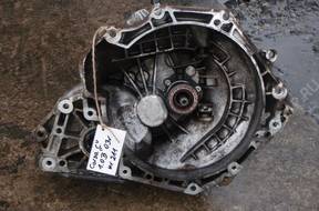 КОРОБКА ПЕРЕДАЧ 90400206 nr211 opel corsa c 1,0 БЕНЗИН