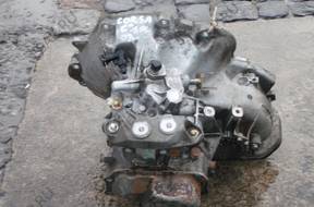КОРОБКА ПЕРЕДАЧ 90400206 nr211 opel corsa c 1,0 БЕНЗИН