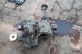КОРОБКА ПЕРЕДАЧ КОМПЛЕКТНАЯ  VW TRANSPORTER T4 1.9