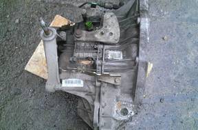 КОРОБКА ПЕРЕДАЧ renault lagunaII 2,2DCI 8200006266