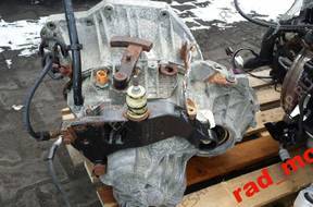 КОРОБКА ПЕРЕДАЧ TRAFIC VIVARO 2.5 DCI 05 год, 6B