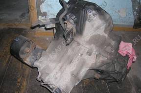 КОРОБКА ПЕРЕДАЧw 2.0D Nissan primera p10 ,sunny