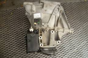 КОРОБКА ПЕРЕДАЧW 8A6 год,7002JF FIESTA MK7 1.25 1.4 16V