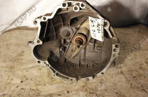 КОРОБКА ПЕРЕДАЧW AUDI B3 2.0B    012301103C