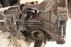 КОРОБКА ПЕРЕДАЧW AUDI B3 2.0B    012301103C