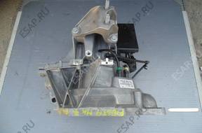 КОРОБКА ПЕРЕДАЧW FORD FIESTA MK7 1.4i 8A6 год,-7002-JJ