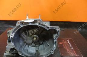 КОРОБКА ПЕРЕДАЧW FORD FOCUS MK1 XS4 год,7002FA 1.6 16V