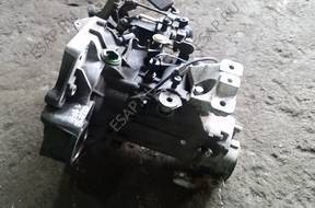 КОРОБКА ПЕРЕДАЧW MAN. VW GOLF IV 1.4 1999 02K301107