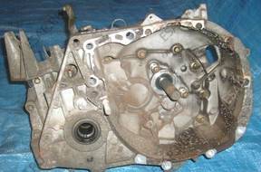 КОРОБКА ПЕРЕДАЧw Megane II 2 1.4 16V 8200137170