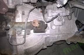 КОРОБКА ПЕРЕДАЧw МЕХАНИКА Toyota YARIS 1.0 VVT-i 2001 год