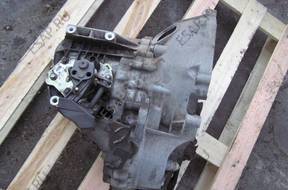 КОРОБКА ПЕРЕДАЧW MONDEO MK3 2.0 TDCI 4S7 год,7002AA