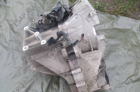 КОРОБКА ПЕРЕДАЧW MONDEO MK3 2.0 TDCI 6S7 год,-7002-EB