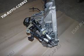 КОРОБКА ПЕРЕДАЧW NISSAN JUKE 1.6 БЕНЗИН 2012 год JR339 048329