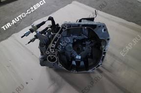 КОРОБКА ПЕРЕДАЧW NISSAN JUKE 1.6 БЕНЗИН 2012 год JR339 048329