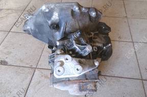 КОРОБКА ПЕРЕДАЧW OPEL ASTRA  1.6 16V 90400209