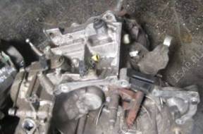 КОРОБКА ПЕРЕДАЧW PEUGEOT 406 1.8B 20FE11