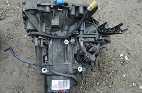 КОРОБКА ПЕРЕДАЧw  Renault Clio III 1.2 T JH3184