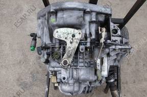 КОРОБКА ПЕРЕДАЧw RENAULT LAGUNQA II 1.9  8200064493